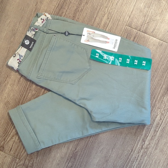 Kensie Jeans - Capris with Tie Belt - Picture 2 of 5